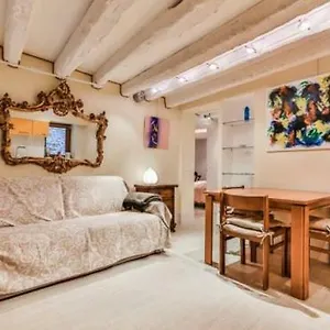 https://ca-bianca-venice-30121.hotelslidodijesolo.com