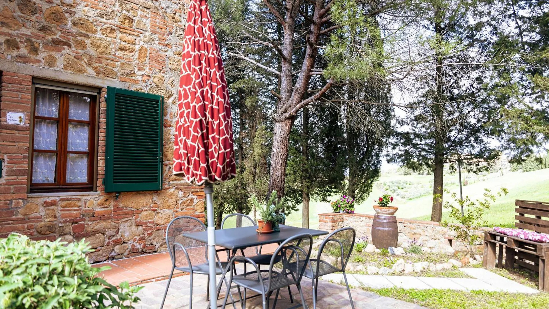 Agroturismo Villa Borgo Il Poggio Agritourismo Montaione Italia